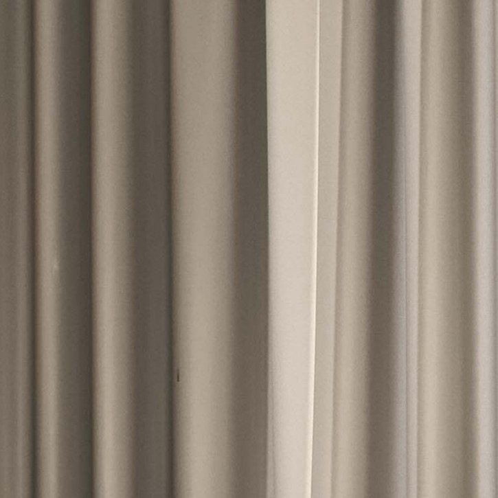 Zasłona przyciemniająca, gotowa, na taśmie Zasłona przyciemniająca, gotowa, na taśmie